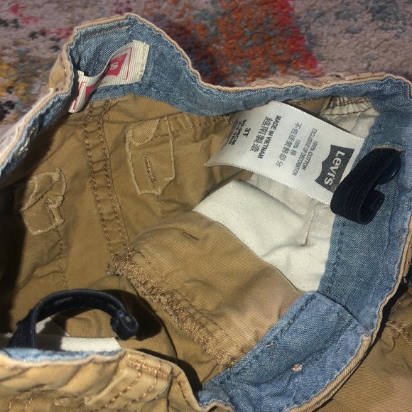 Levi’s cargo shorts - Picture 3 of 3